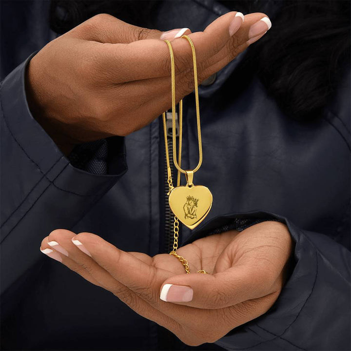 Couple King Queen – Engraved Heart Necklace – Gift for Her - Gift for Him